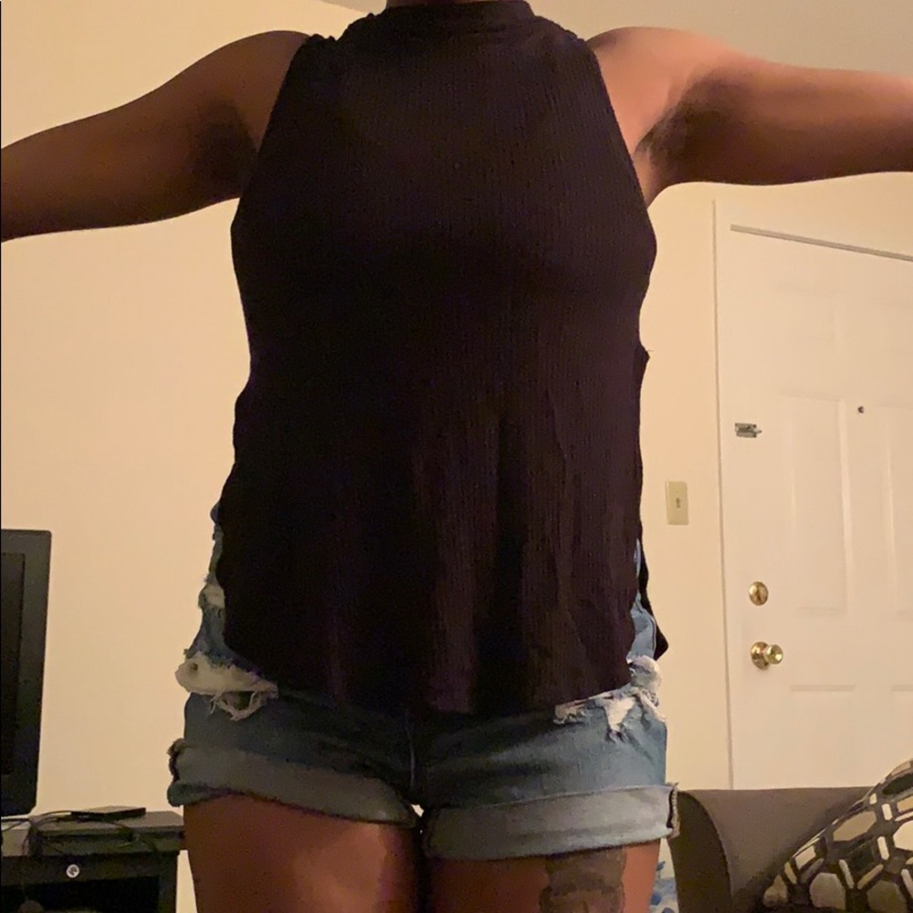 Sleeveless shirt